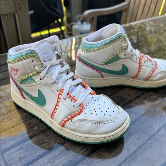 Nike Air Jordan 1 Mid SE Multi Stitch 6.5 Youth/8 Women’s - Picture 3 of 9